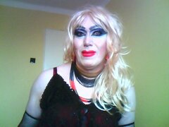 SUKA-TRANS.z kolczykiem w nosie i języku dla KUTASA.