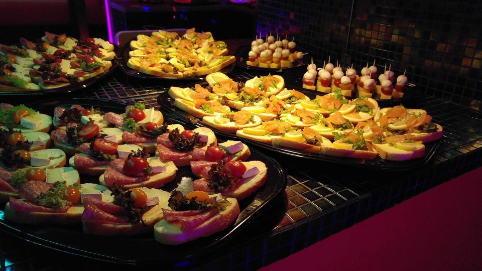 a może coś przegryziecie?  - LavaClub