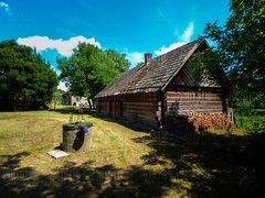 Bieda pod pięknym niebem