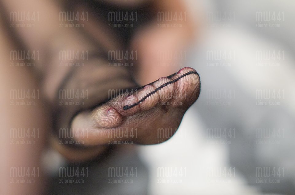 Dla koneserów pięknych stópek. - mw441