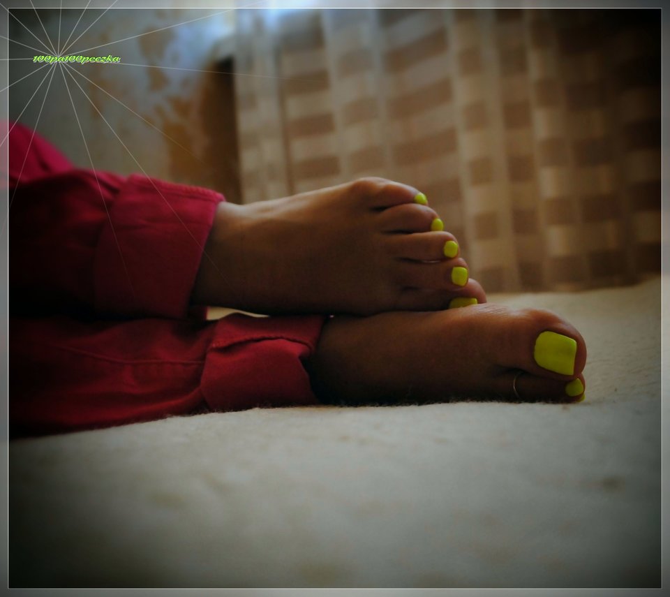 Neon Yellow #44 - 100pa100peczka