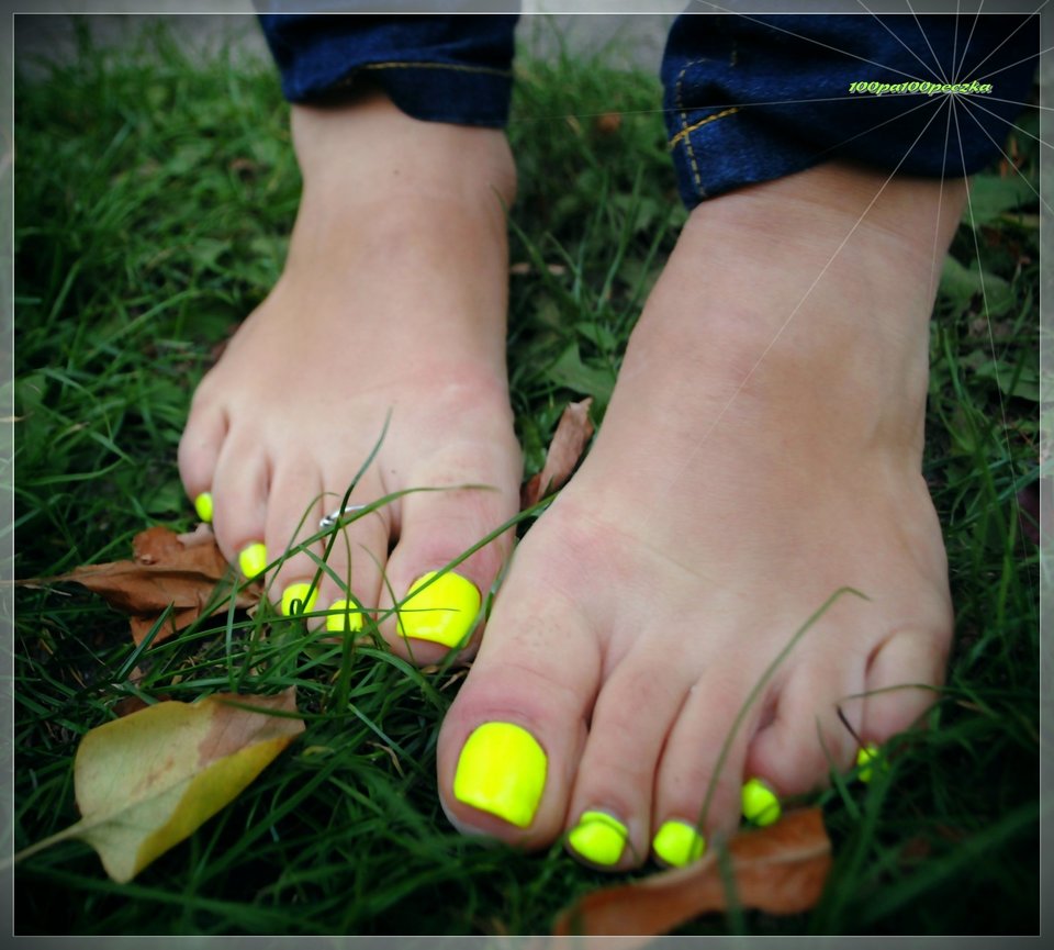 Neon Yellow #49 - 100pa100peczka