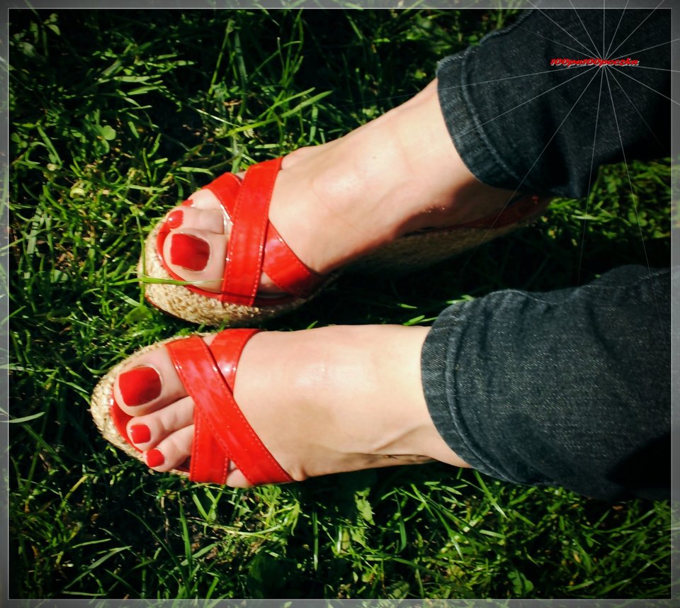 Czerwone Koturny  79 - 100pa100peczka