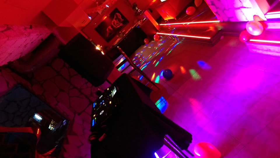Piątkowy wieczór uświetni DJ! Zapraszamy na SEX PARTY - LavaClub