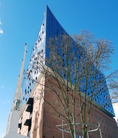 Hamburg też ma swą filharmonie. "ELBPHILHARMONIE"