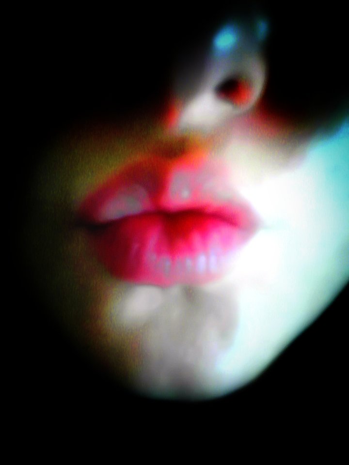 Who's that lipstick... - Curvy87