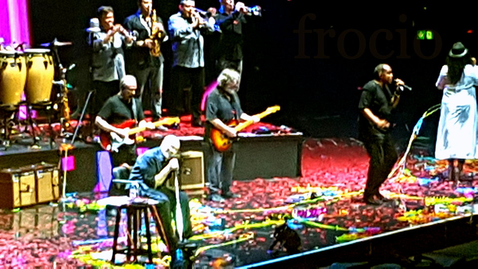 Na scenie... Phil Collins. - frocio