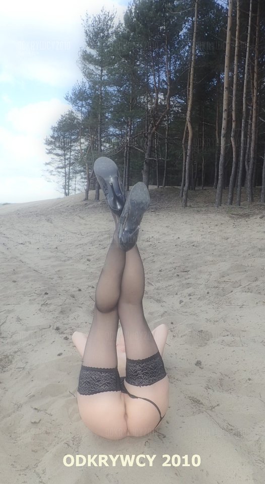 Takie sosenki rosną na skraju pustyni :) - Odkrywcy2010