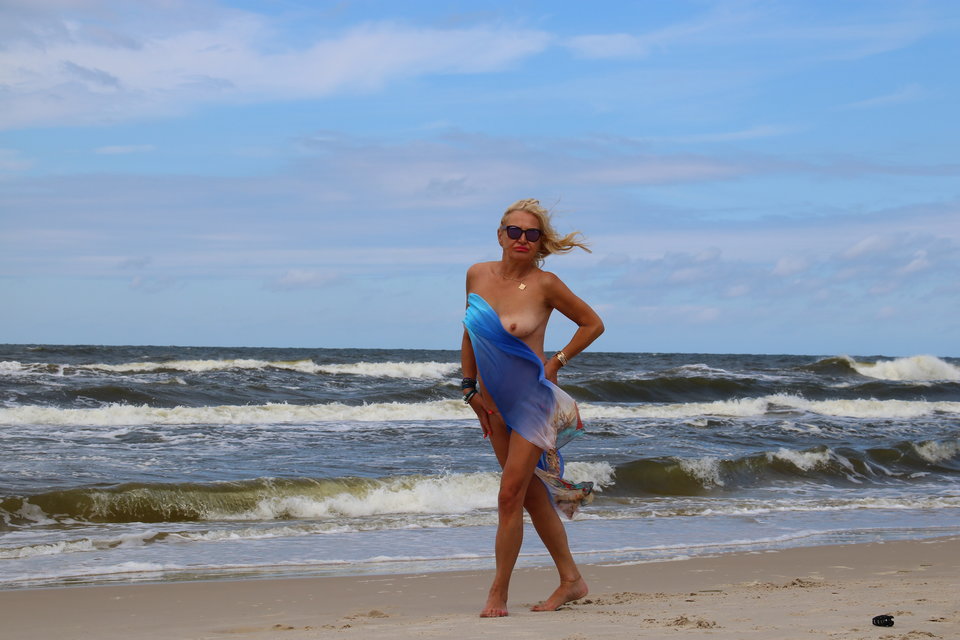 spacer;)))nad zimnym morzem:) - Sexapil5337