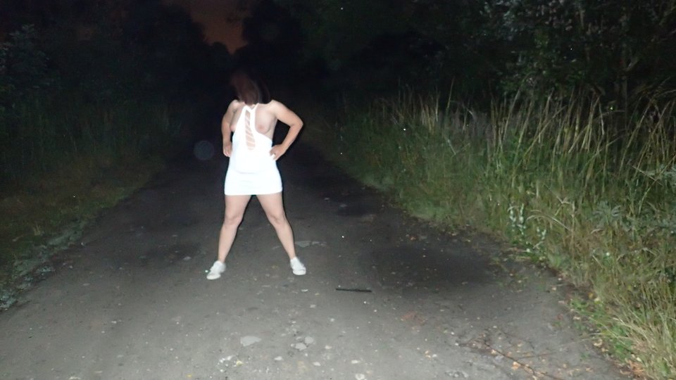 83.JPG - niezdecydowana