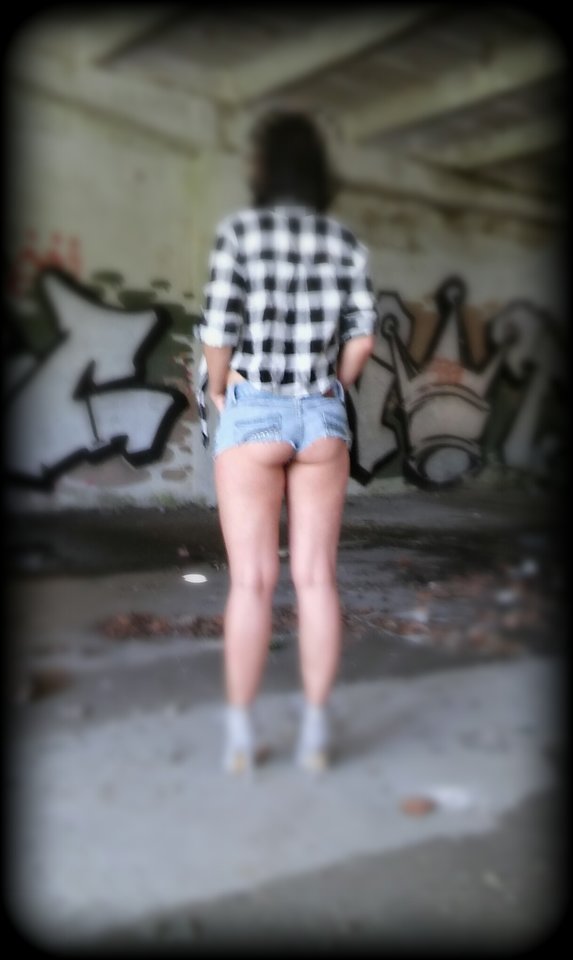 PicsArt_06-10-08.32.42.jpg - Paraq11