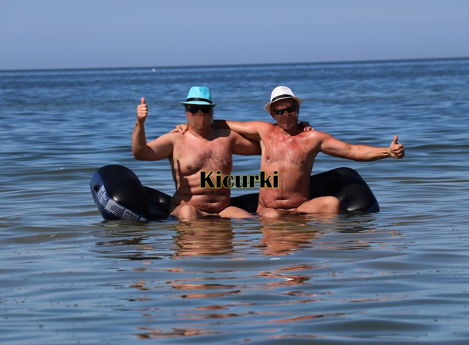 Szcześliwi Uchodźcy.JPG - kicurki