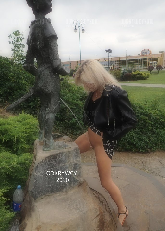Tymczasem inni turyści sobie patrzą ... :) - Odkrywcy2010