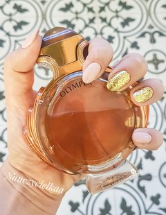 Armani Si został krytykowany na wszystkie strony...