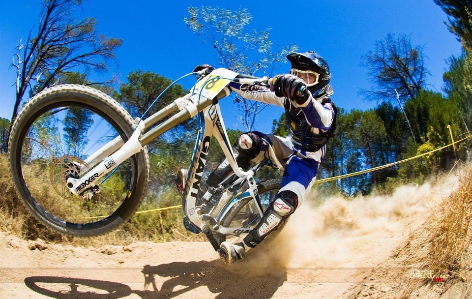 KPh5SZz-downhill-mountain-bike-wallpaper.jpg - tedy42