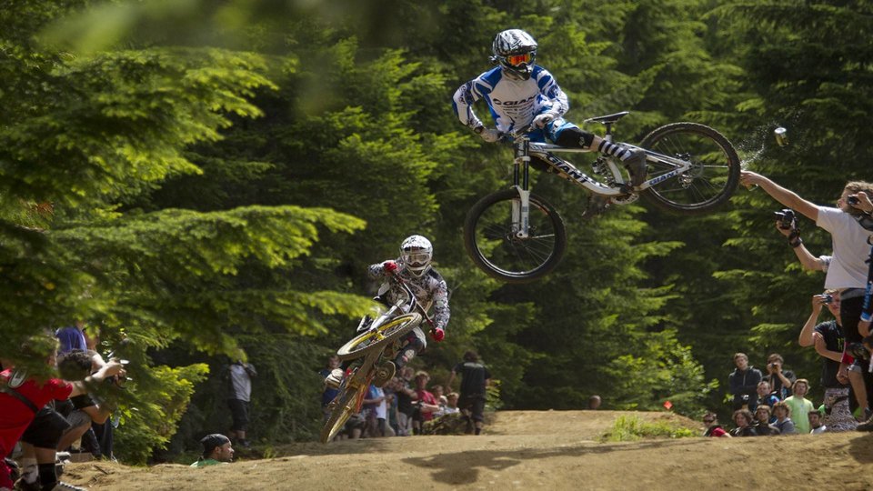 Ak7GjB7-downhill-mountain-bike-wallpaper.jpg - tedy42