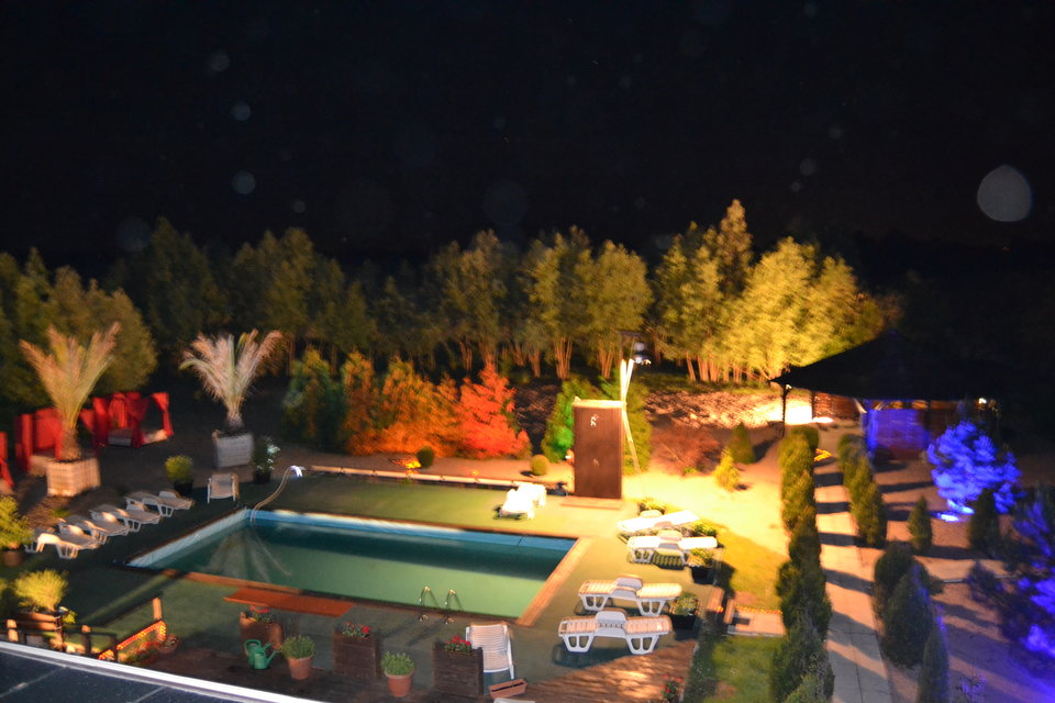 Zewnętrzny basen w nocy 13 maja, godzina 00:30 :) - jacuzzi