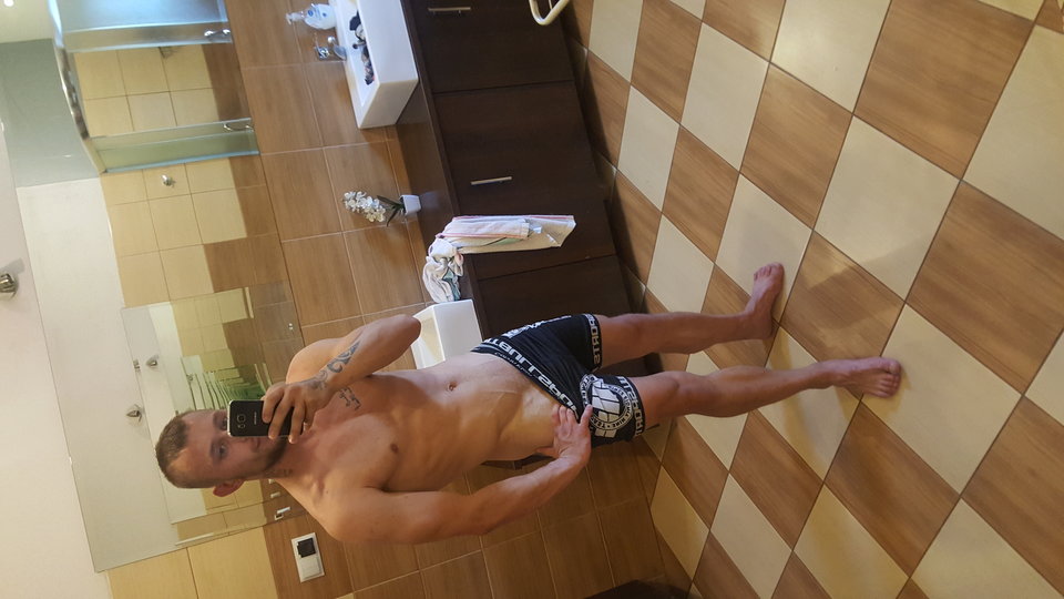 20180529_185811.jpg - Robert22cm