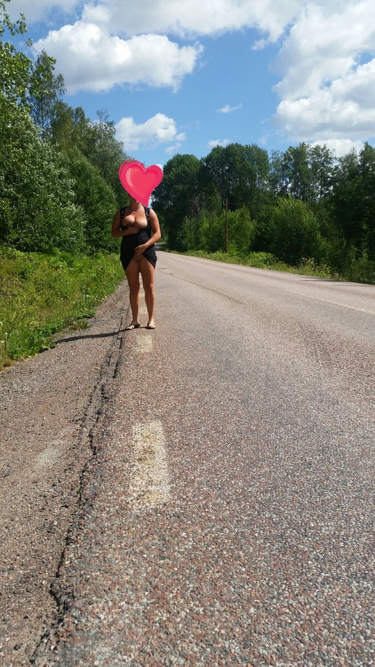 2018-06-15 13.08.11.jpg - 1boob