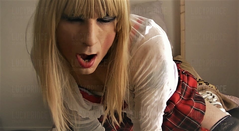 Lucy bLOND 23DDF.jpg - LucyPrince
