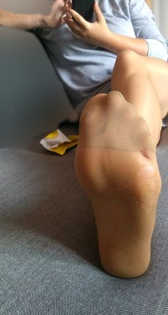 Poszło oczko w pracy. Ciekawe czy od kleczenia...jak myslisz ?