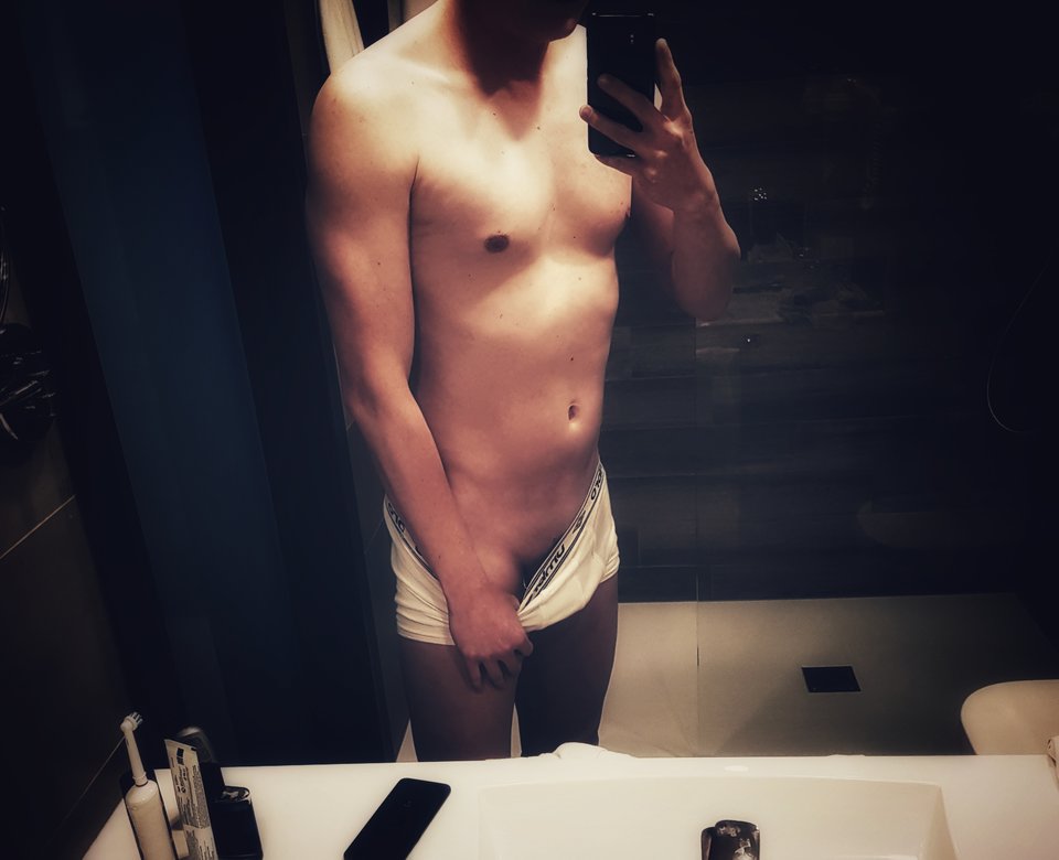 Która Pani zajmie się moim Panem? - LuxCouple