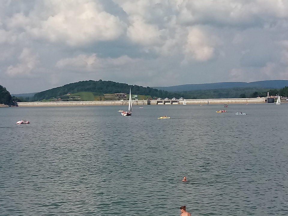 Kto powiedział ze Bieszczady to tylko góry..?:) - Dejvsu