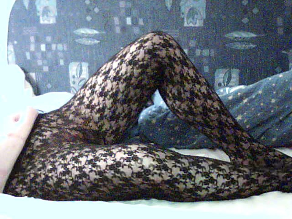 P cwelik w rajstopkach na łóżku 02.09.2018 g.01.05.jpg - Wawa48