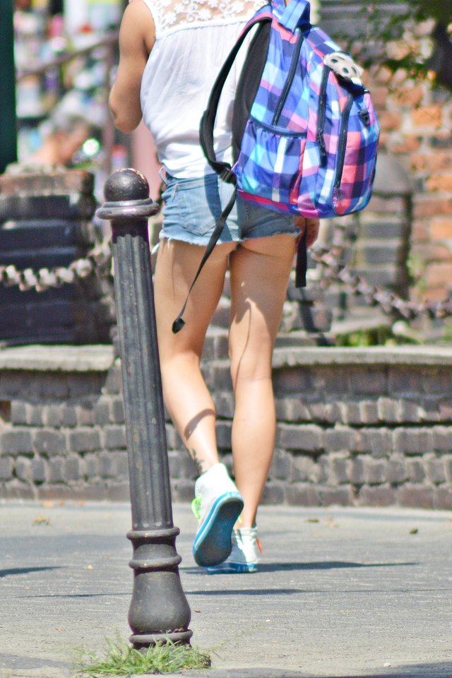 Rok szkolny sie rozpoczął a mamy dzwigają plecaczki - cykacz87