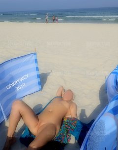 Na plaży słońce smaży ...