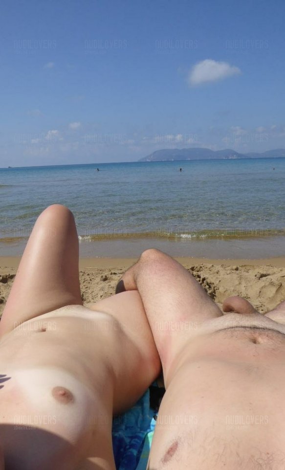 Nudi in Greece - NudiLovers