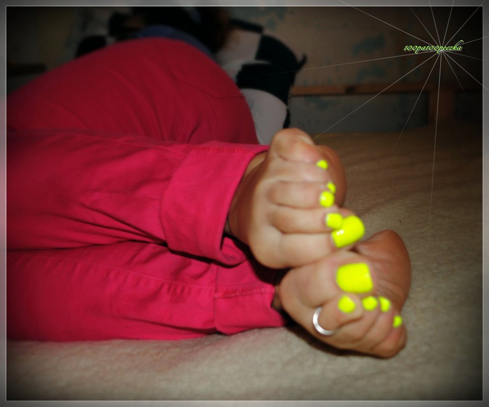Neon Yellow #77 - 100pa100peczka