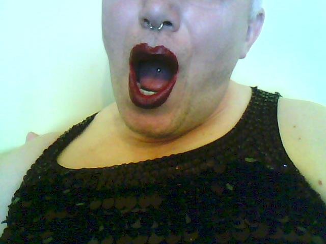 Suka gotowa na głęboki oral. - szmineczkatrans