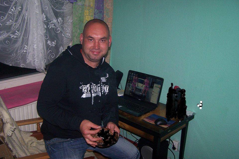 24232509_2001379493434997_5363285841122859672_n.jpg - Pitr1982