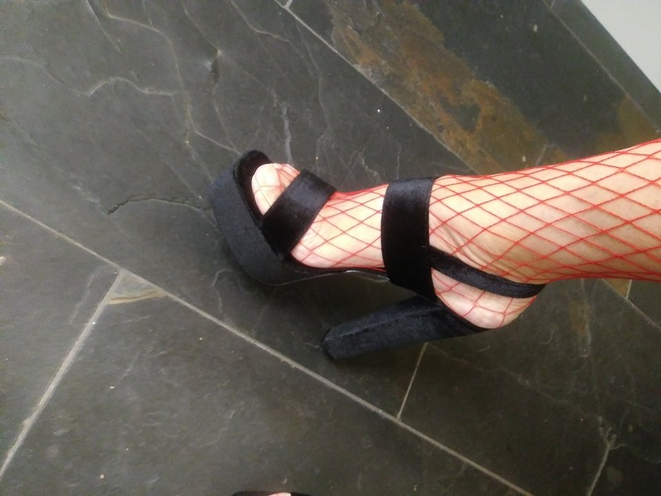 2018-10-30 20.19.52.jpg - MartinkaCross