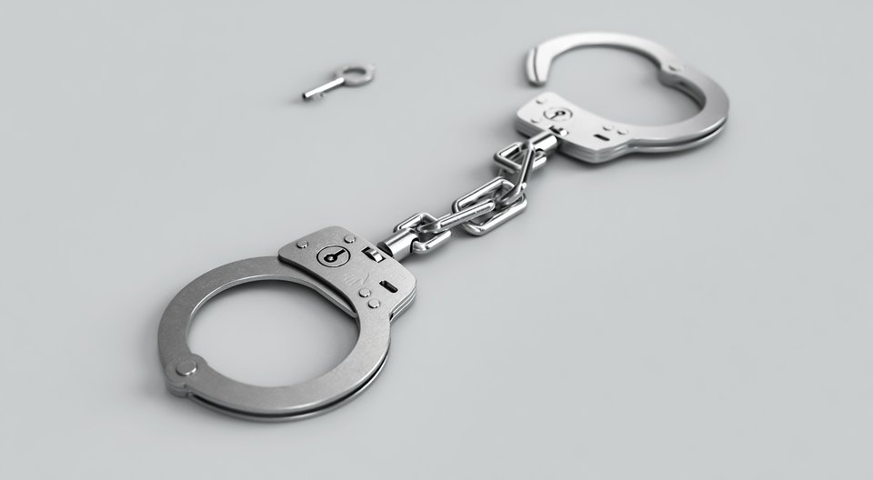 handcuffs-3655288_1920.jpg - wielun35