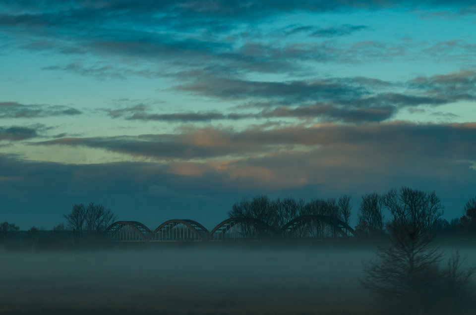 W porannej mgle - mystic