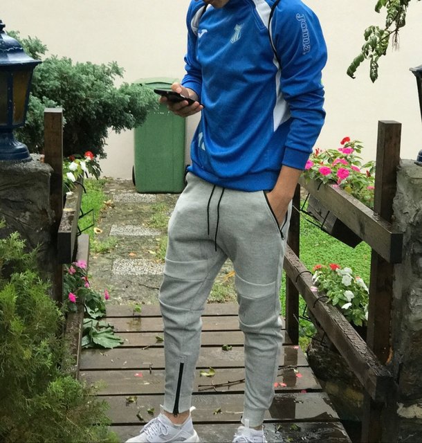 1137775_f09e893ed1c15e5564b21305bdfefcf4_page.jpg - Elw123