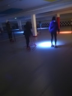 Doktor zalecił spacer z balkonikiem