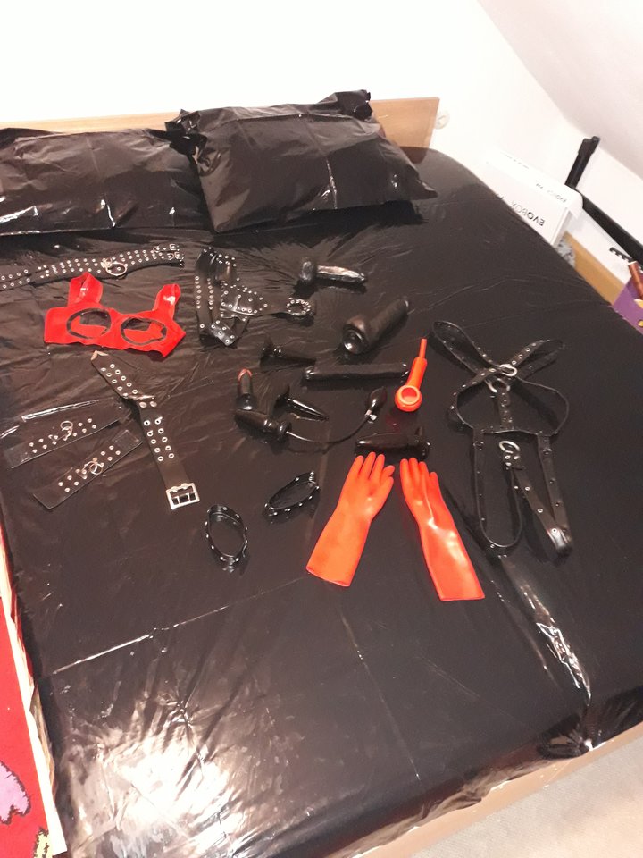 20190103_113919.jpg - latex_men_1977