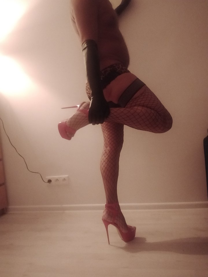 2019-12-18 05.50.27.jpg - MartinkaCross