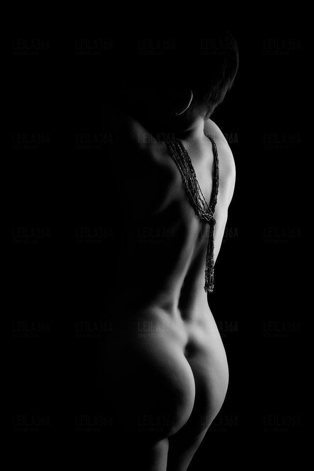 DSC_7740bw.jpg - LEILA36a