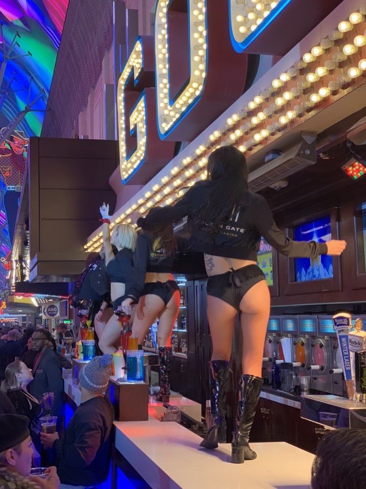 Pamiątka z Vegas. Oj pomimo stycznia było tam gorąco 🥵 - prawdziwy_slask