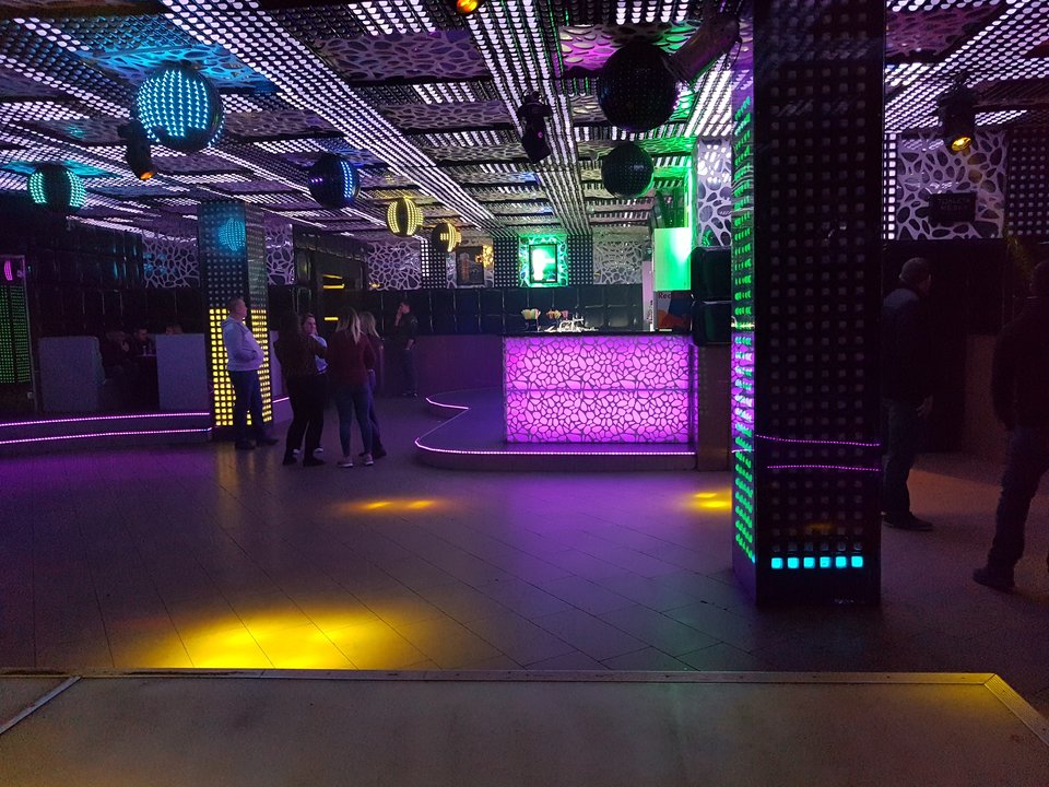 IMG_20200208_2201245182064542775273678.jpg - redxxxx