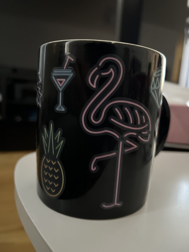 Kawa w takim kubku smakuje lepiej 🦩🍍☕️ - Nightlove7982