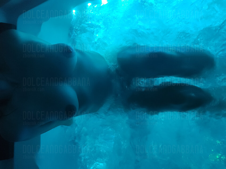 IMG_20231228_212056471_BURST000_COVER.jpg - DolceAndGabbana