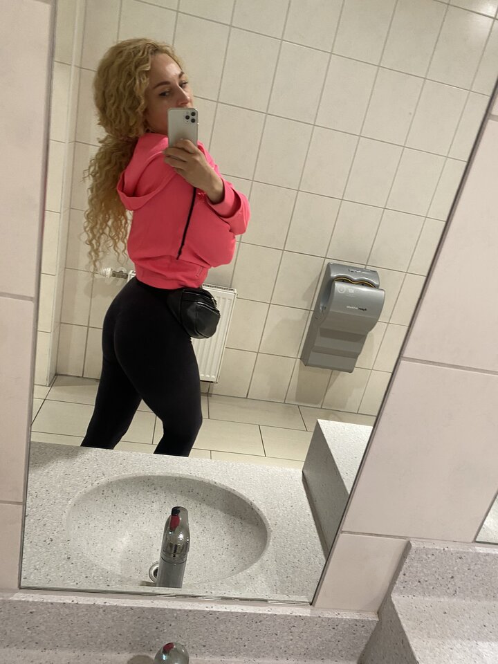 4B7050EC-EDDC-4971-95AA-DAE55E460300.jpeg - YourBlackAngel