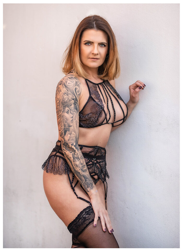 12m.jpg - metalcfcouple