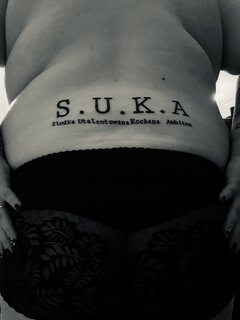 Za dnia Słodka Utalentowana Kochana Ambitna w łóżku suczka 