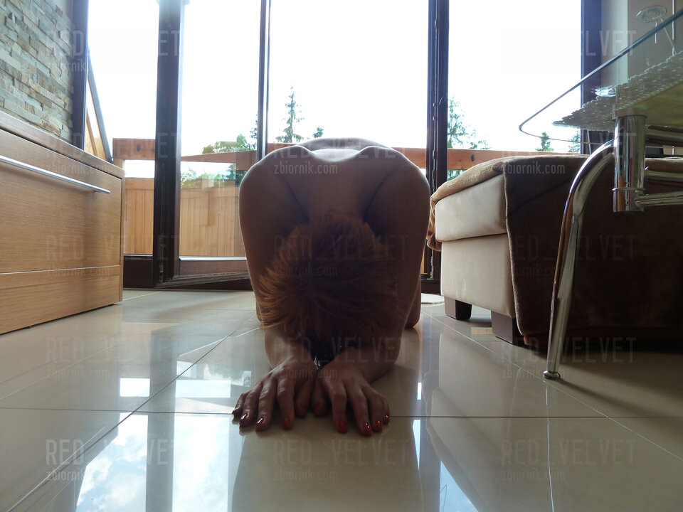 usłużnie.... - Red_Velvet